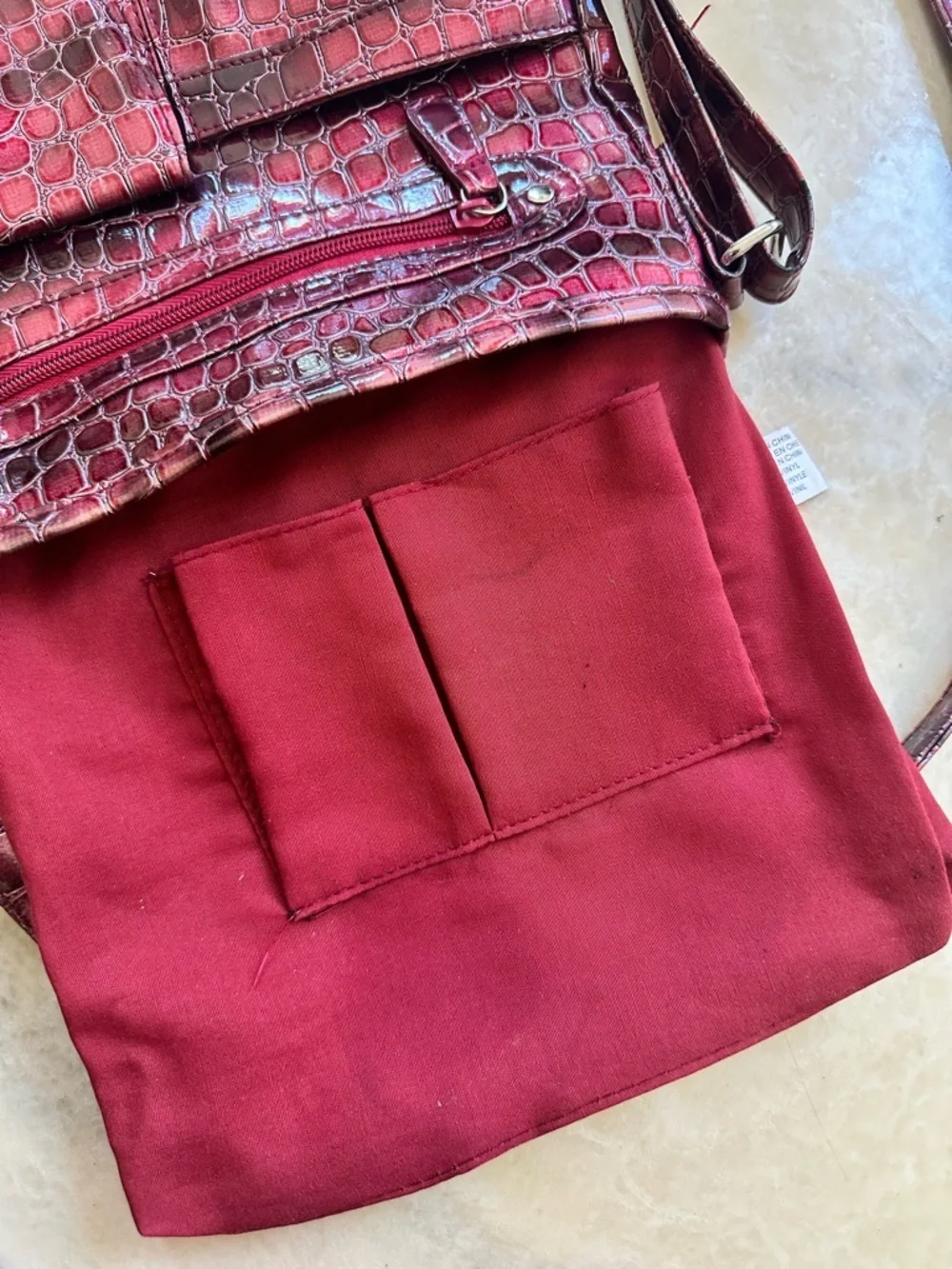 Red Croc Embossed Crossbody Bag | Faux Leather Y2K Style Shoulder Purse - Picture 5 of 6